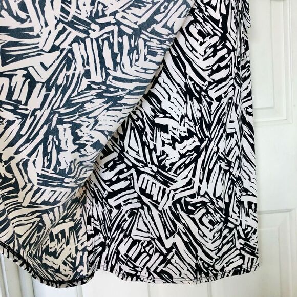 BCBGMAXAZRIA Black and White Print Sheath  Wrap Dress - Picture 9 of 16